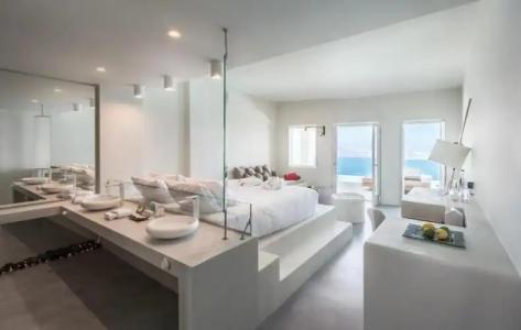 West East Suites - 70