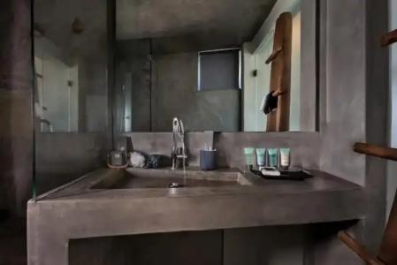 West East Suites - 79