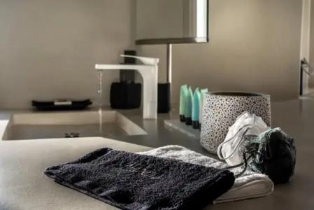 West East Suites - 83