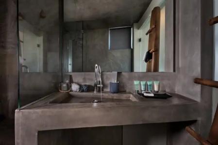 West East Suites - 31