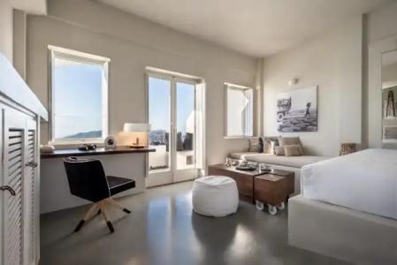 West East Suites - 80