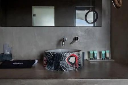 West East Suites - 58