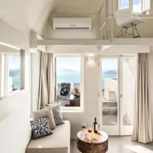 West East Suites - 111