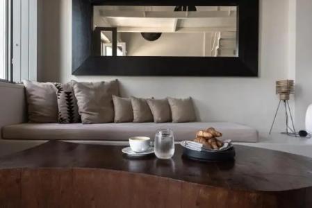 West East Suites - 121