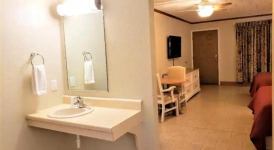 Avondale by the Sea Motel - 9