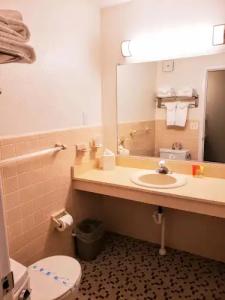 Avondale by the Sea Motel - 56