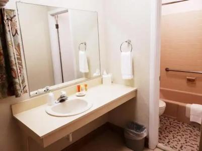 Avondale by the Sea Motel - 24