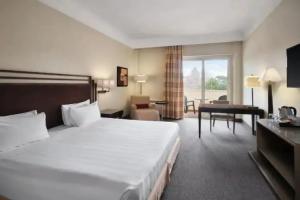 Crowne Plaza St. Peter's, an IHG Hotel