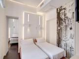 Standard Quadruple room with view