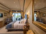 Superior Suite with park and pool view
