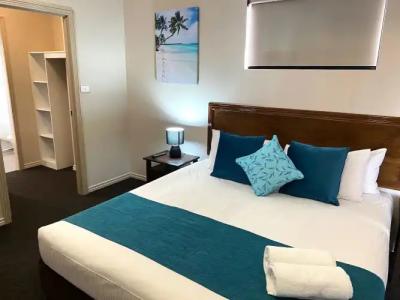 Cityville Luxury Apartments and Motel - 1