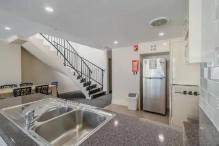 Cityville Luxury Apartments and Motel - 76