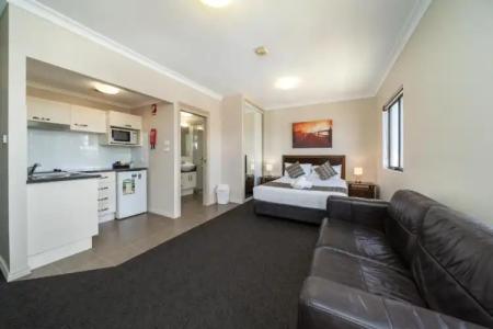 Cityville Luxury Apartments and Motel - 106