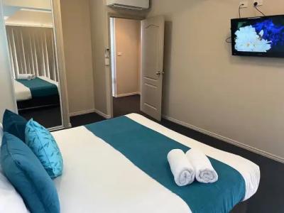 Cityville Luxury Apartments and Motel - 85