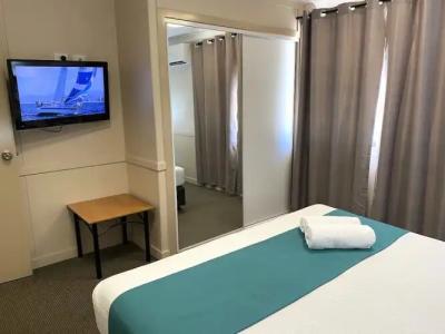 Cityville Luxury Apartments and Motel - 59