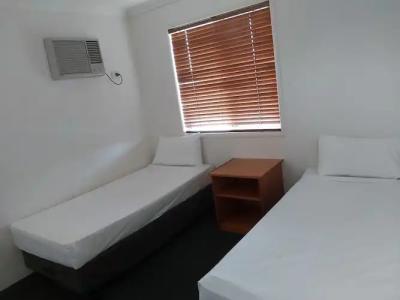 Cosmopolitan Motel & Serviced Apartments - 46