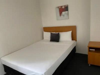 Cosmopolitan Motel & Serviced Apartments - 84
