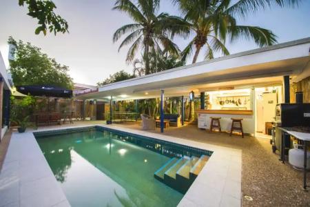 Cosmopolitan Motel & Serviced Apartments - 13