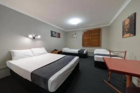 Cosmopolitan Motel & Serviced Apartments - 36