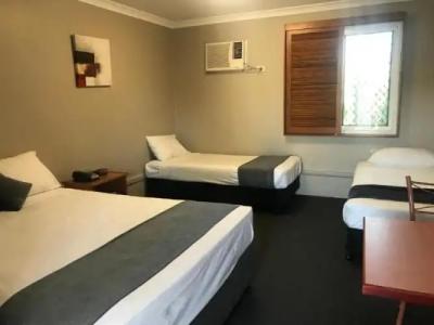Cosmopolitan Motel & Serviced Apartments - 34