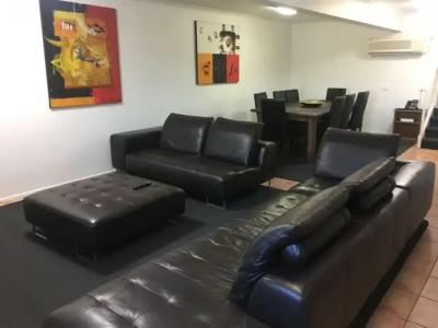 Cosmopolitan Motel & Serviced Apartments - 10