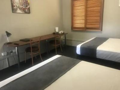 Cosmopolitan Motel & Serviced Apartments - 5