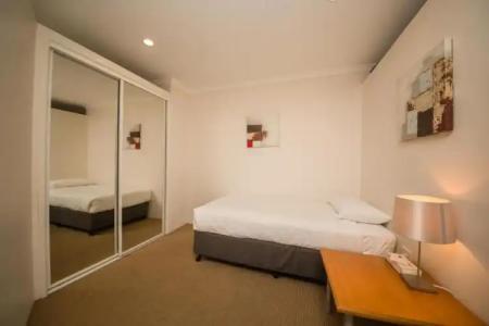 Cosmopolitan Motel & Serviced Apartments - 88