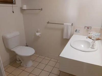 Cosmopolitan Motel & Serviced Apartments - 54