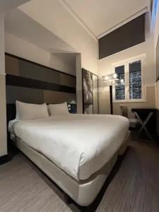 Cosmopolita Rome, Tapestry Collection by Hilton - 40