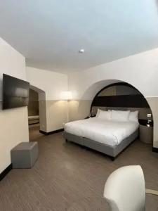 Cosmopolita Rome, Tapestry Collection by Hilton - 39