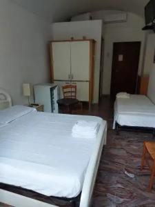 Vatican Rooms Guest House - 72