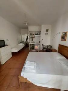 Vatican Rooms Guest House - 70