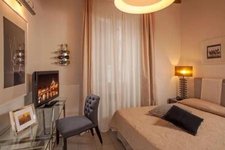 Chilling Hot Tub Suite - 2