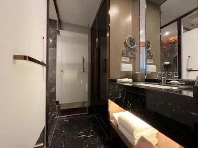 Howard Johnson Paragon - 21