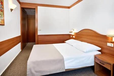 Maistra Select Astarea - 82