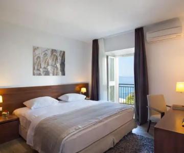 Maistra Select Astarea - 144