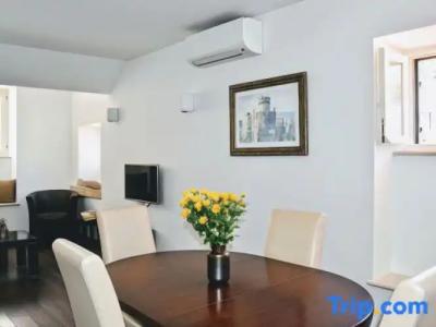 Celenga Apartments with Free Offsite Parking - 35