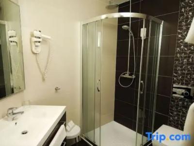 Celenga Apartments with Free Offsite Parking - 41