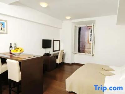 Celenga Apartments with Free Offsite Parking - 84