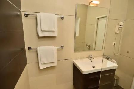 Celenga Apartments with Free Offsite Parking - 7