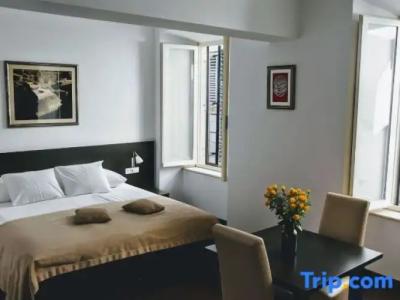 Celenga Apartments with Free Offsite Parking - 86