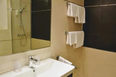 Celenga Apartments with Free Offsite Parking - 8