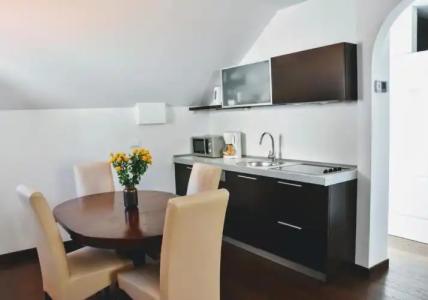 Celenga Apartments with Free Offsite Parking - 44