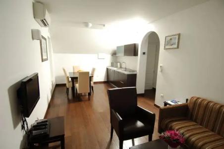 Celenga Apartments with Free Offsite Parking - 10