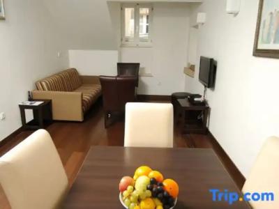 Celenga Apartments with Free Offsite Parking - 39