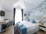 Double room with partial sea view