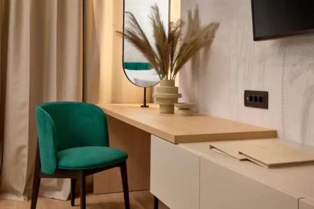 Moeesy Blue & Green Oasis - Adults Only - 37