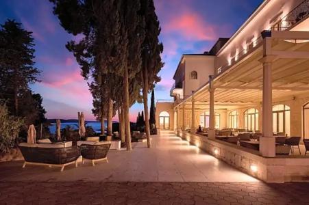 Moeesy Blue & Green Oasis - Adults Only - 32