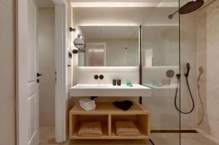 Moeesy Blue & Green Oasis - Adults Only - 46