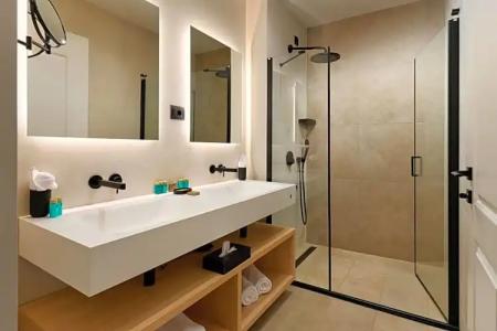 Moeesy Blue & Green Oasis - Adults Only - 30